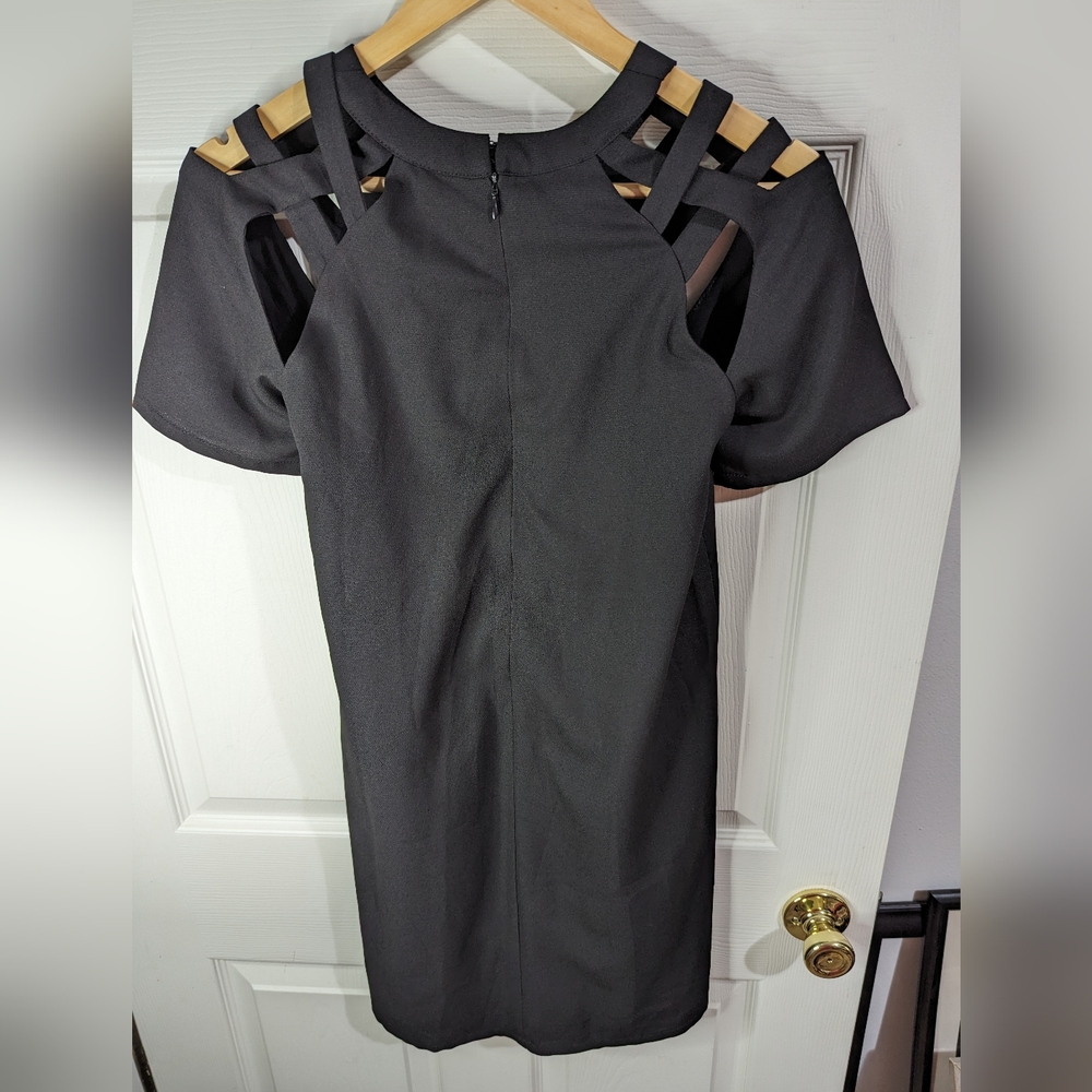 Lulu's black cut out shoulder dress size small - Picture 4 of 8